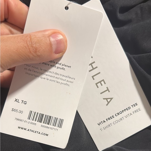 Athleta Transcend Cropped Tee // Black - Picture 13 of 13